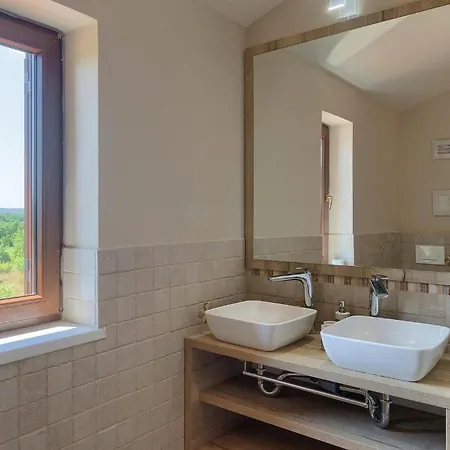 Botanica Istria بيت للعطل بوريتش